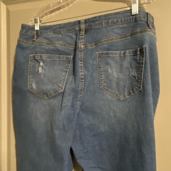 Distressed Boyfriend  Denim Jeans - Picture 4 of 6